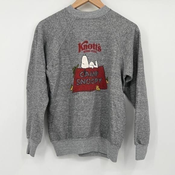 VINTAGE LOS ANGELES KNOTTS BERRY FARM SNOOPY CREWNECK SWEATER SMALL - Picture 1 of 4